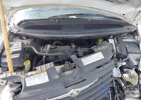 2006 Chrysler Town & Country from USA, damaged, VIN 1A4GP45R06B740079